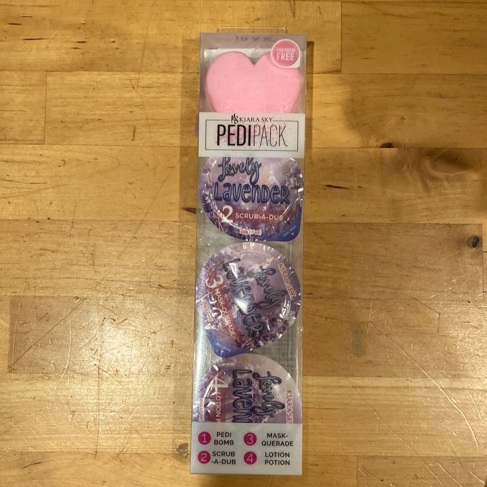 FREE GIFT WITH $50 UO purchase Pedi pack